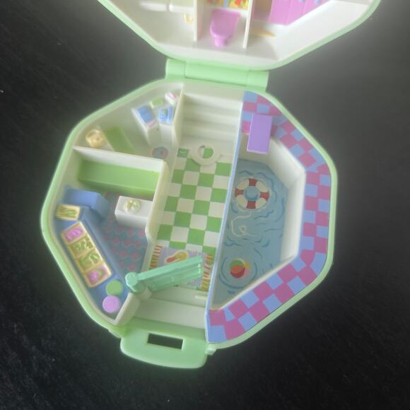 Vintage Polly Pocket Bluebird 1990 Polly's School Compact Only - Picture 3 of 6